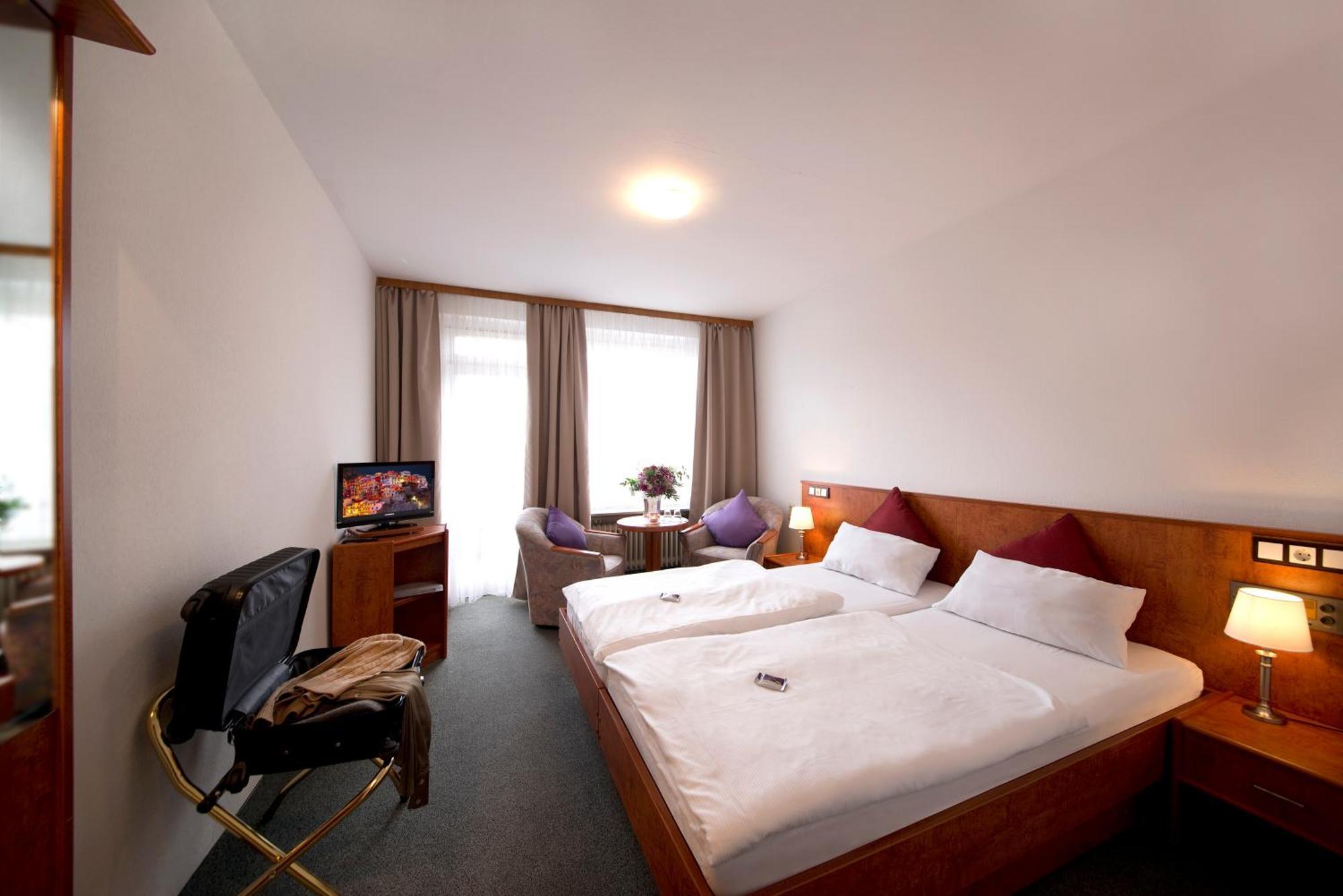 Hotel Heikenberg Бад-Лаутерберг Экстерьер фото